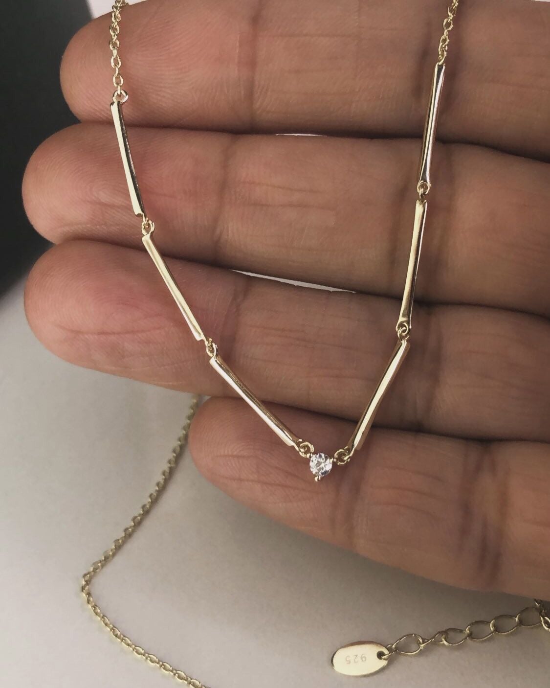 Taş Detaylı Çubuk Kolye