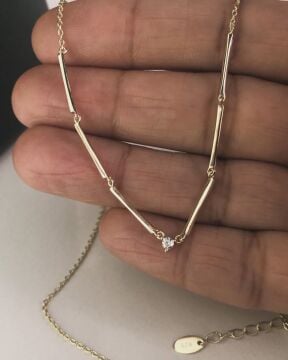 Taş Detaylı Çubuk Kolye