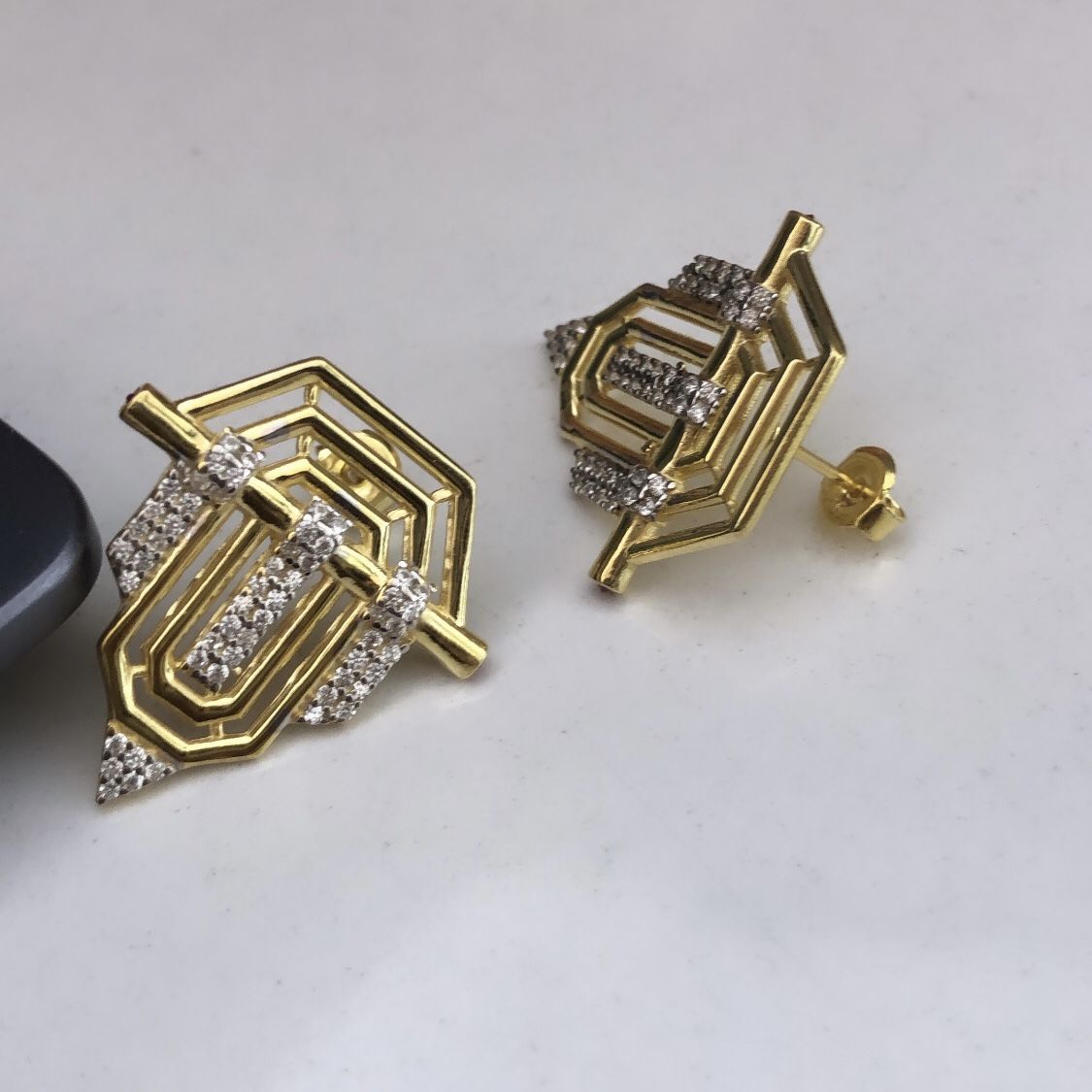 Taşlı Üçgen Büyük Boy Küpe