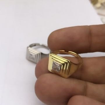 Kare Taşlı Yüzük