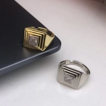 Kare Taşlı Yüzük