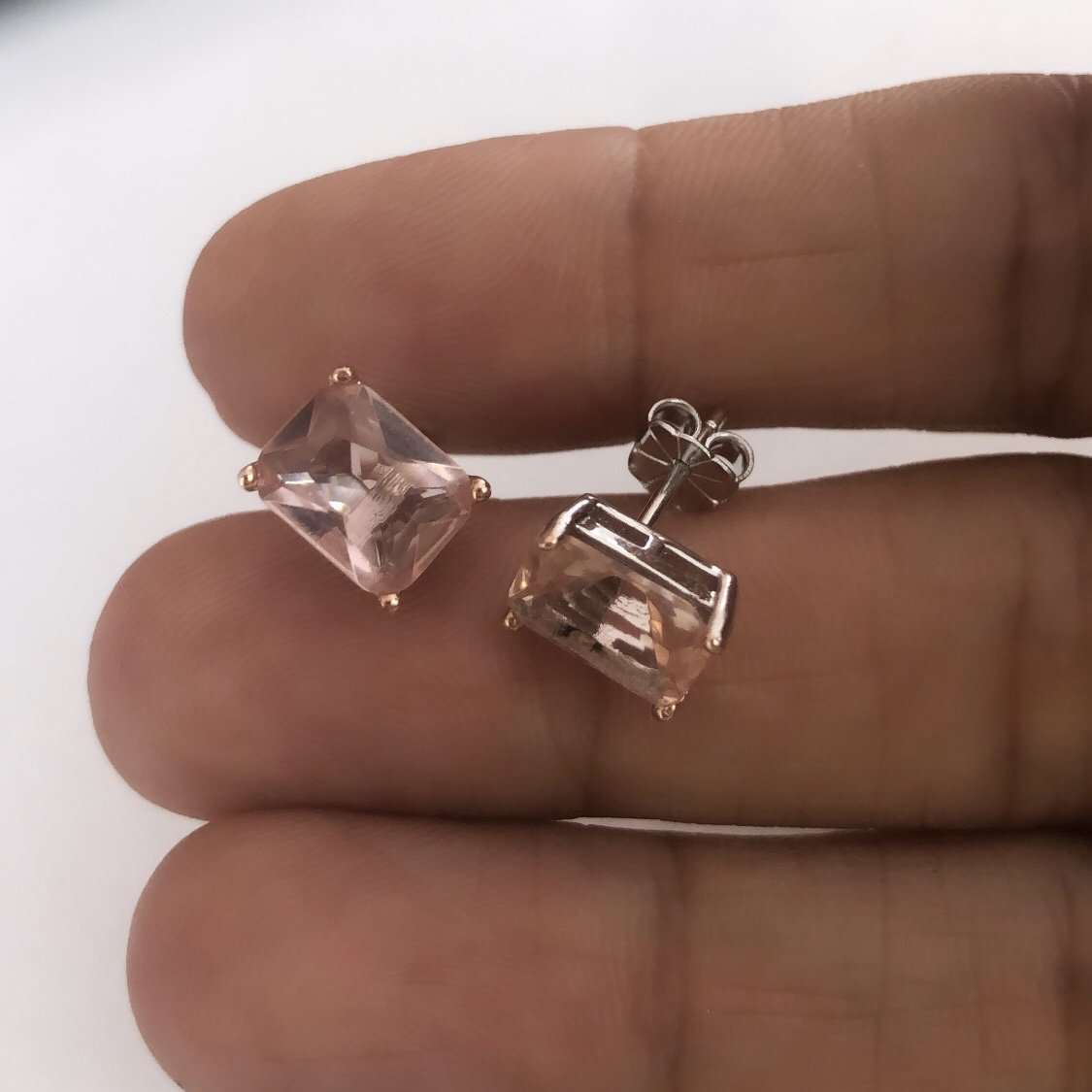 Diktörtgen Taşlı Küpe (Çift)