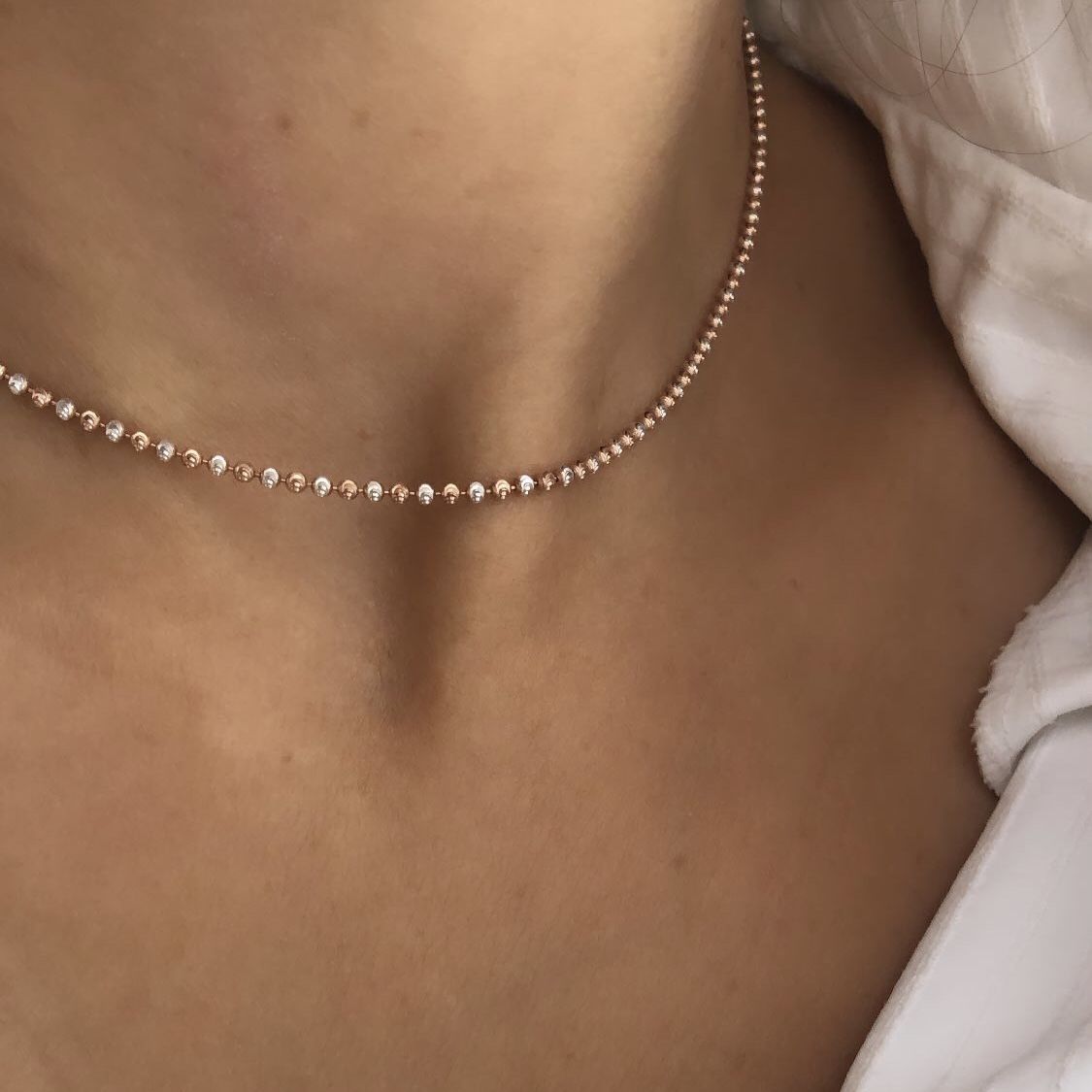 Rose Beyaz Elmas Kesim Topçuklu Kolye