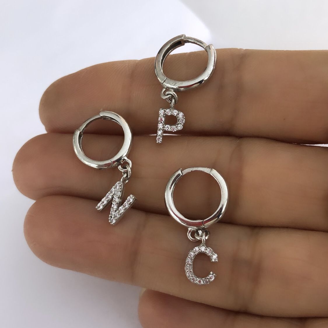 Harfli Halka Küpe Gümüş Renk (Tek)