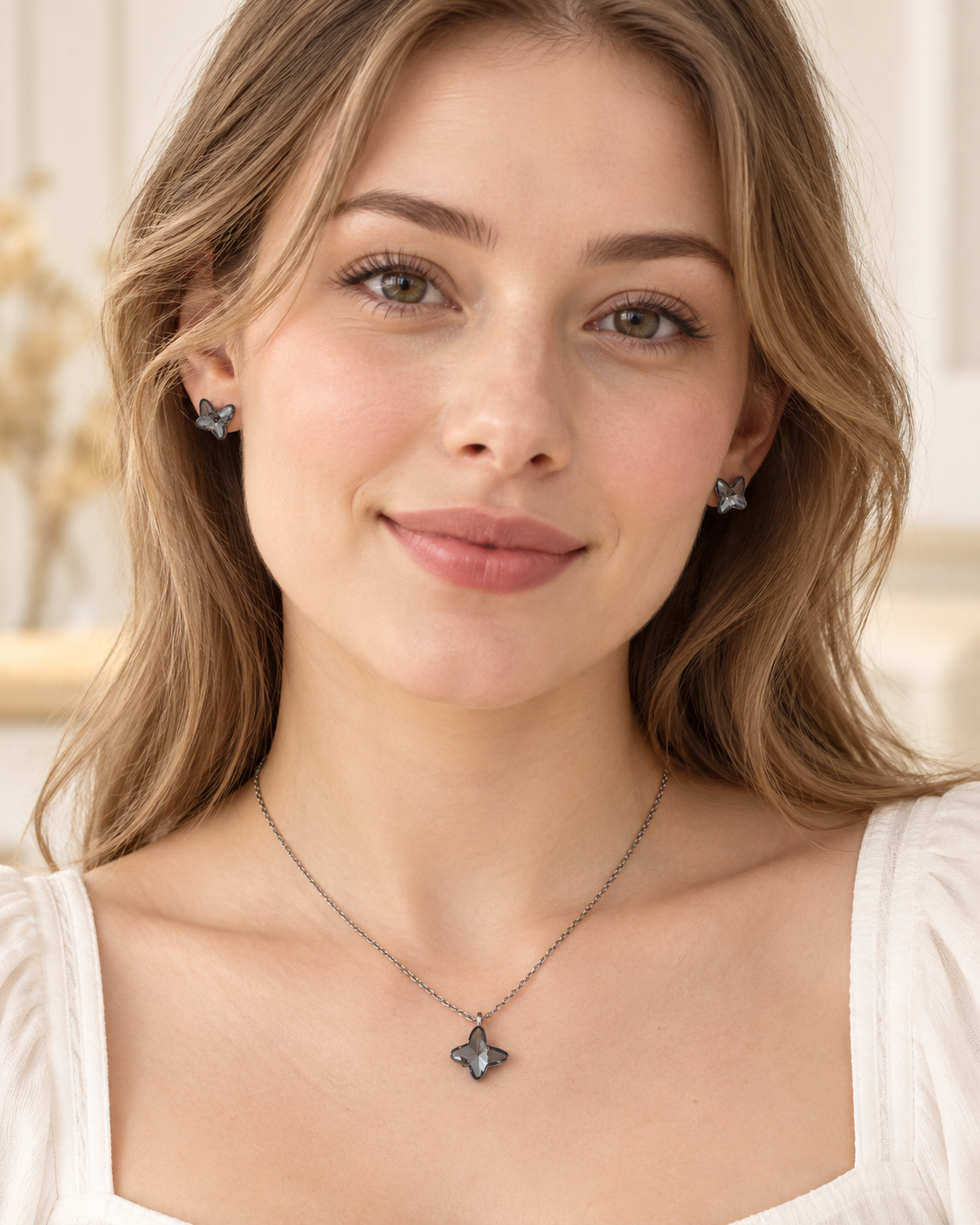 925 Ayar Gümüş Swarovski Gri Kelebek Kolye Küpe Takımı