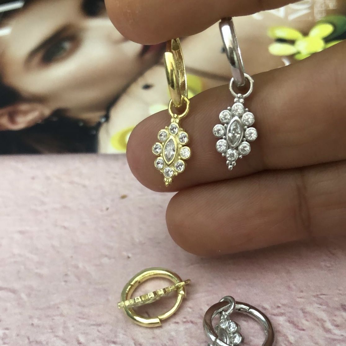 Oval Küpe Taşlı (Tek)