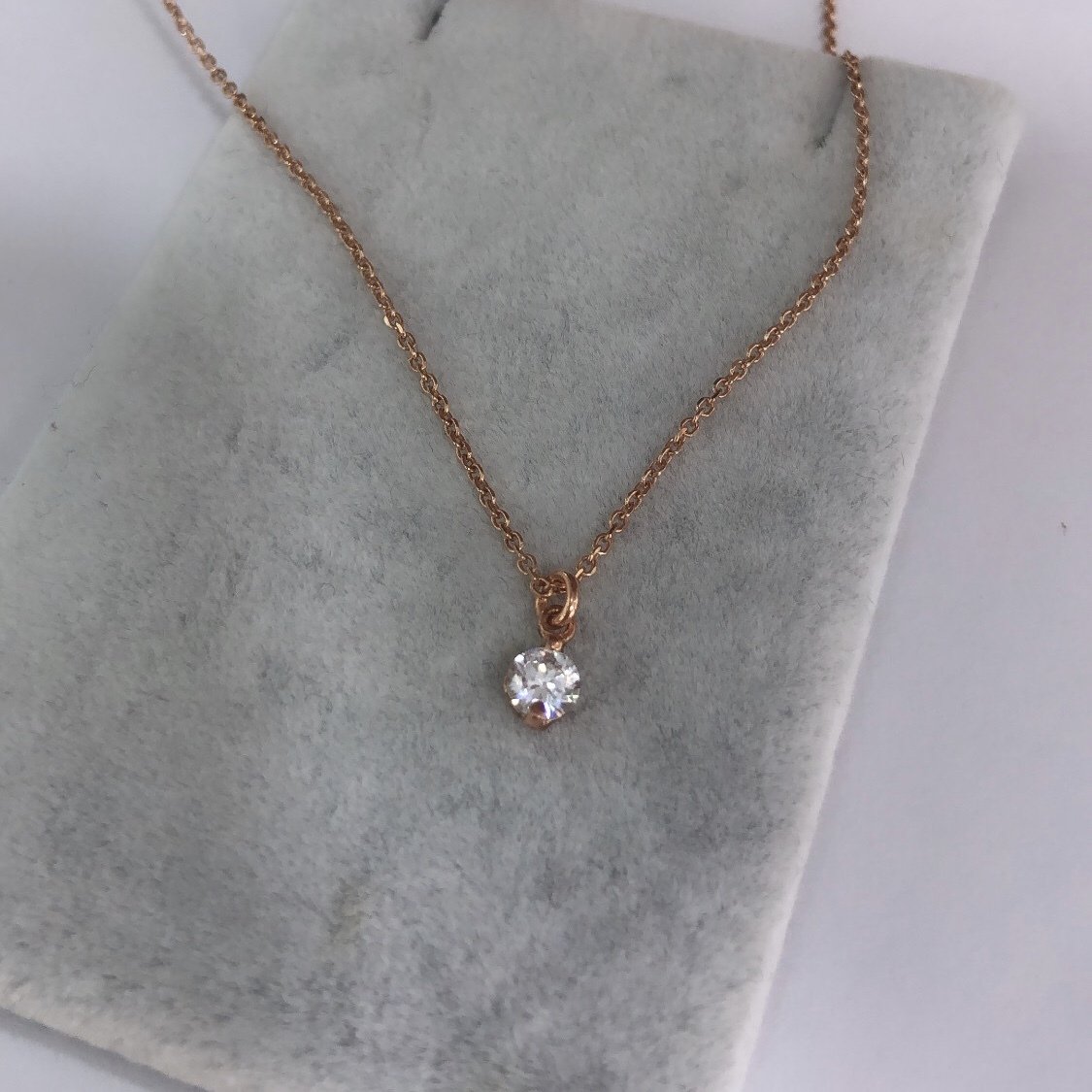 Yuvarlak Taşlı Kolye