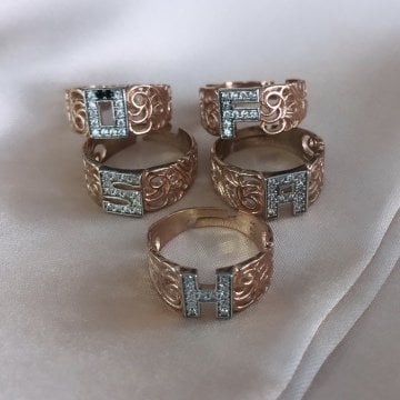 F Harfi Taşlı Yüzük Rose