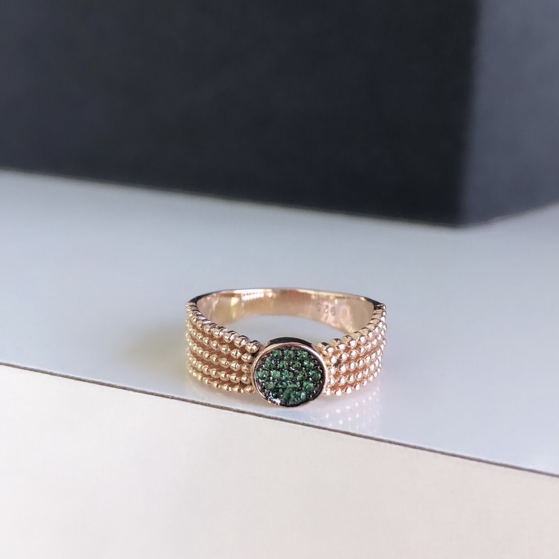 Yeşil Taşlı Rose yüzük