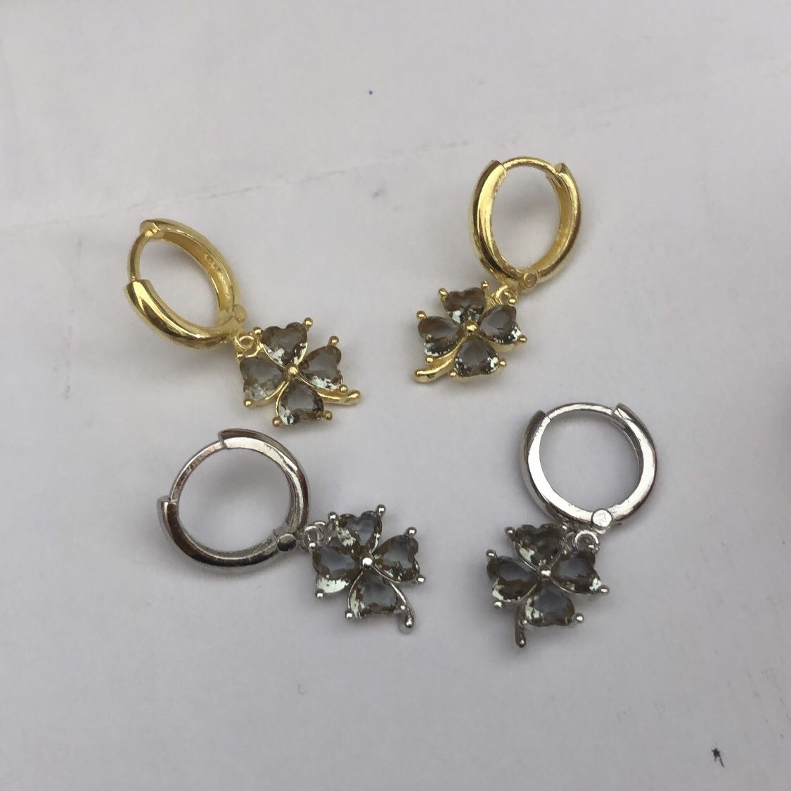 Zultanit Taşlı Yonca Halka Küpe