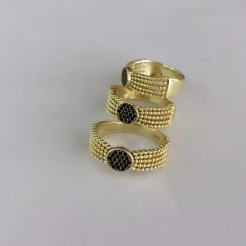 Siyah Taşlı Gold Yüzük