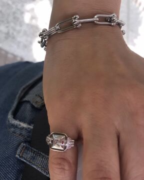 Kare Taşlı Serçe Parmak Yüzük